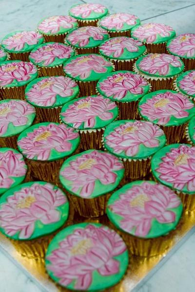 Hand-painted lotus blossom cupcakes - Cake by Yvonne Beesley