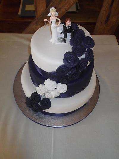 Purple & White rose wedding cake  - Cake by Tracey
