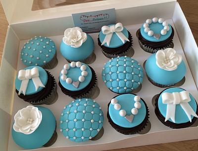 Pretty Tiffany style cupcakes - Cake by Dee...licious!! Cakes and cupcakes for all occasions 
