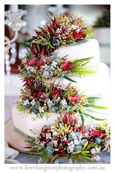 Natural Floral Wedding Cake - Cake by Sharon Frost 