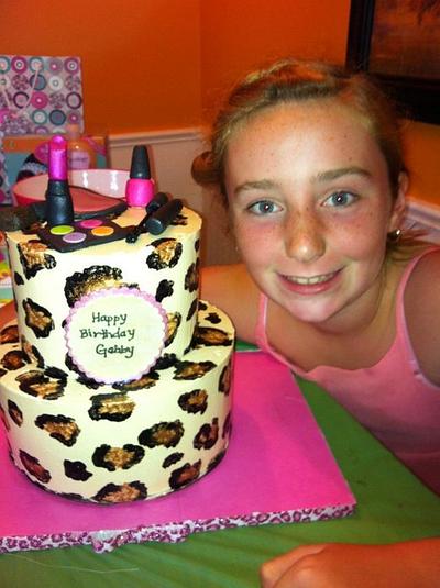 Leopard print birthday - Cake by Valley Kool Cakes (well half of it~Tara)