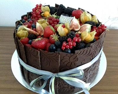 Chocolate and friut cake - Cake by Ellyys
