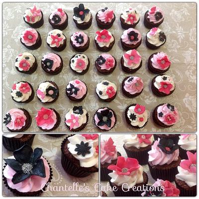 Pink and black - Cake by Chantelle's Cake Creations