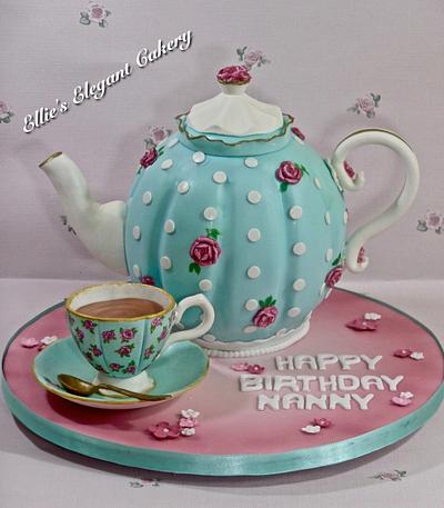 Vintage teapot cake with teacup :) - Cake by Ellie @ Ellie's Elegant Cakery
