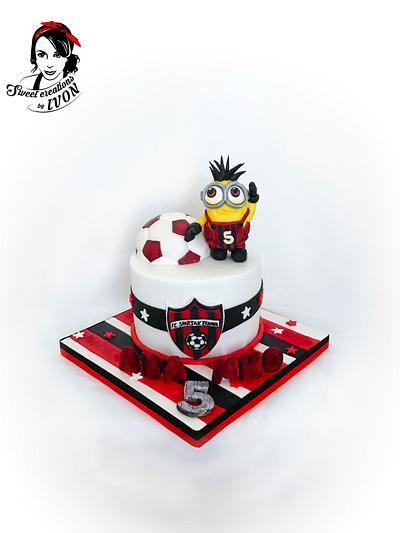 Football/Minion  - Cake by Ivon