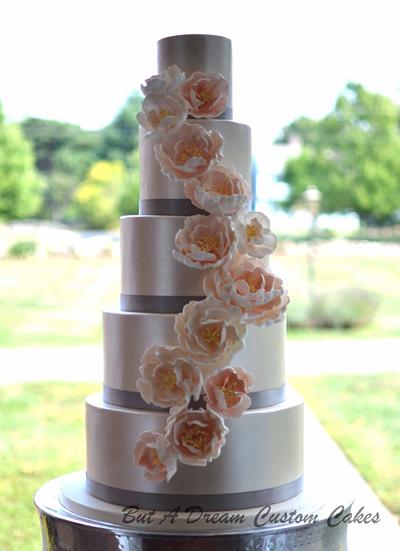 Peony Wedding Cake  - Cake by Elisabeth Palatiello