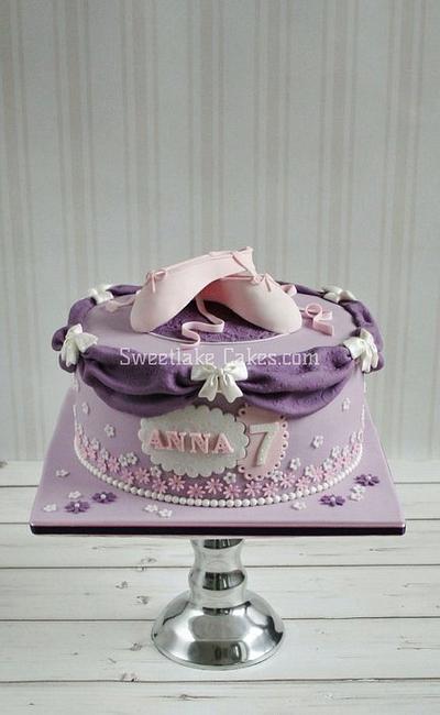 Ballet cake with point shoes - Cake by Tamara