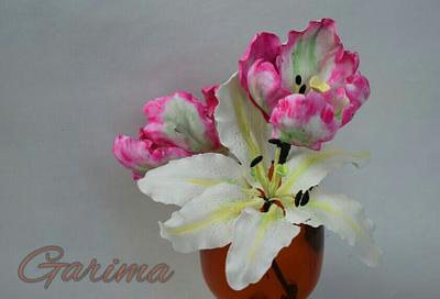 Blooming flowers in my glass - Cake by Garima rawat