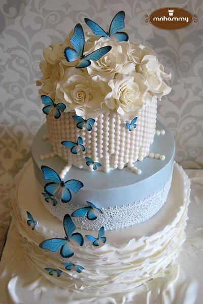 Roses and Butterflies - Cake by Mnhammy by Sofia Salvador