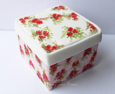 Vintage rose gift box cake - Cake by pamz