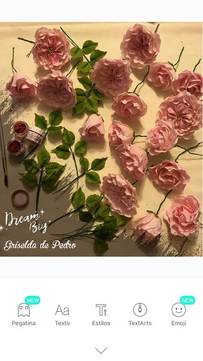 Flores en pasta de azúcar  - Cake by Griselda de Pedro