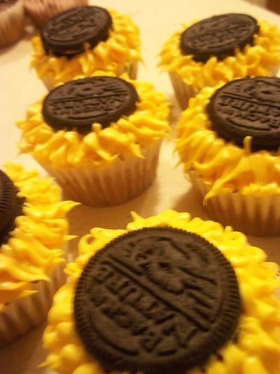 Sunflower Cupcakes - Cake by cakes by khandra