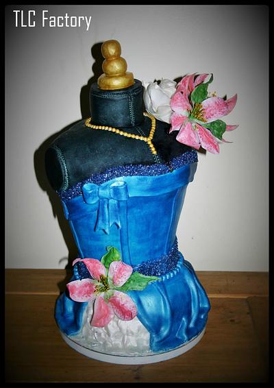 Pretty little mannequin - Cake by Katrina Denness