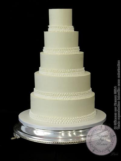 White Wedding Cake - Cake by Galina Duverne - Gâteaux Sur Mesure Paris