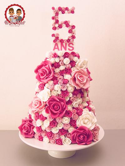 Roses Everywhere - Cake by CAKE RÉVOL
