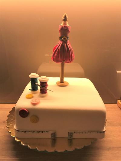 Dressmaker - Cake by SLADKOSTI S RADOSTÍ - SLADKÝ DORT 