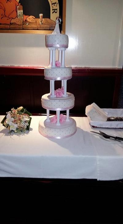 Wedding cake with roses. - Cake by Pluympjescake