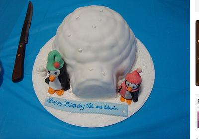 Mr. & Mrs. Penguin  - Cake by Julia 