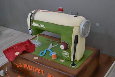 Sewing machine Ileana. - Cake by Torturi Mary
