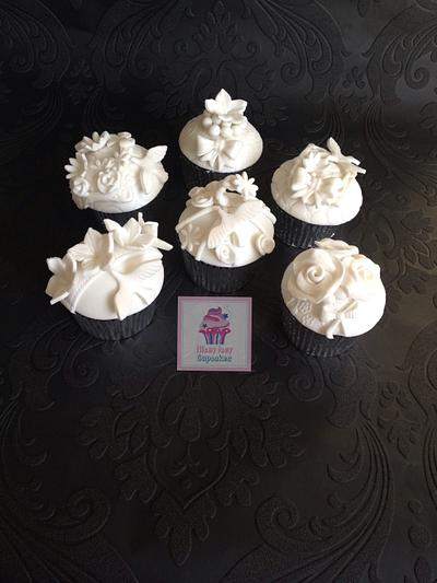 Couture cupcakes - Cake by Nicey Icey Cupcakes