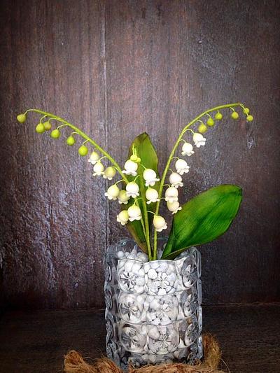 lily of the valley flowers - Cake by Simone Barton