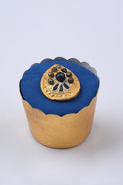 untik jewlry fondunt cupcake - Cake by michal katz