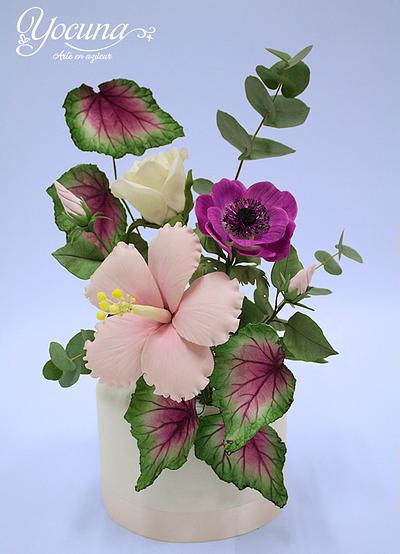Cake with Hibiscus, Rose, Anemone, Leaf Begonia and Eucalyptus. - Cake by Yolanda Cueto - Yocuna Floral Artist