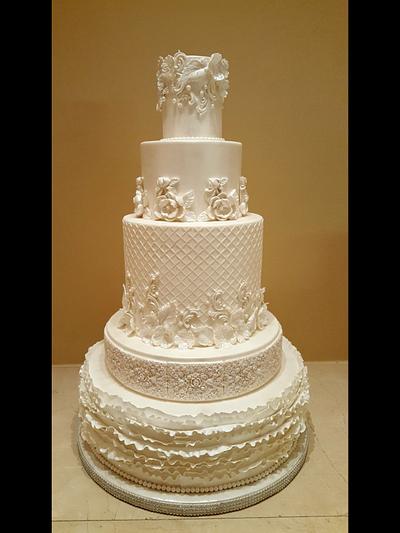 Pearly white wedding cake  - Cake by Ester Siswadi