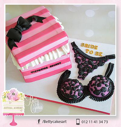 Victoria’s Secret gift box  - Cake by BettyCakesEbthal 