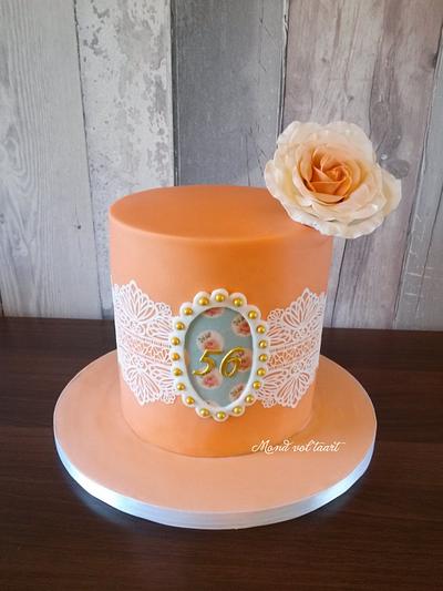 Vintage lace cake in two ways - Cake by Mond vol taart