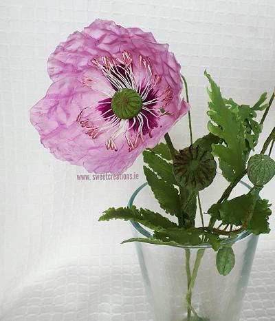 Poppy Flower - Cake by Sweet Creations
