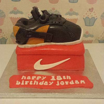 Nike huarache  - Cake by Bert's Bakes
