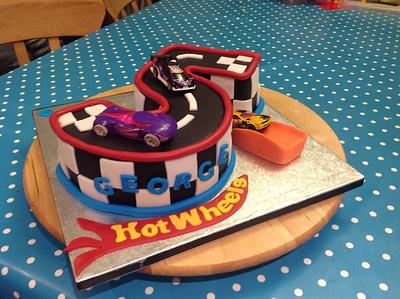 Hot Wheels cake with real cars !  - Cake by Anitascakes2013