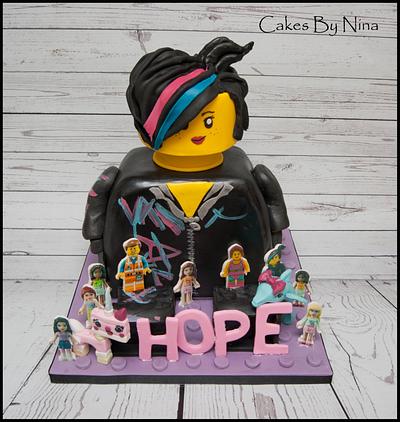 Lego characters - Cake by Cakes by Nina Camberley