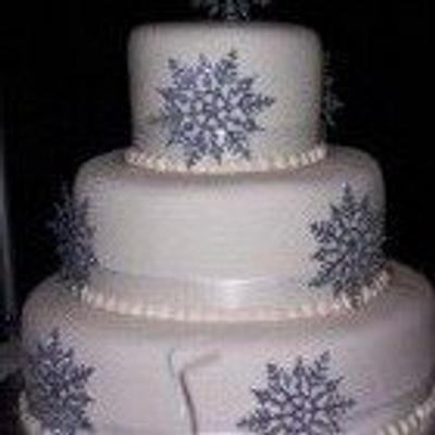 Snowflake wedding  - Cake by jujucakes