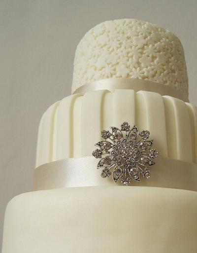 Wedding cake - Cake by Victoria Hobbs
