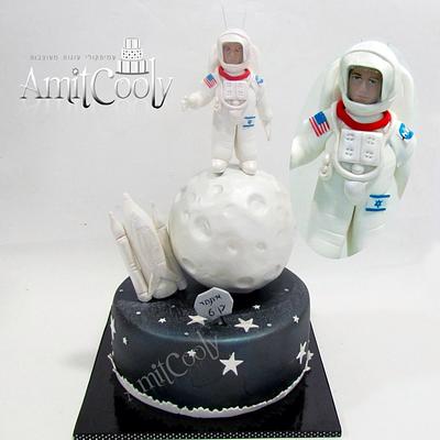 Space boy cake - Cake by Nili Limor 