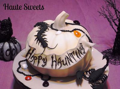White pumpkin and creepy crawlers Halloween cake - Cake by Hiromi Greer