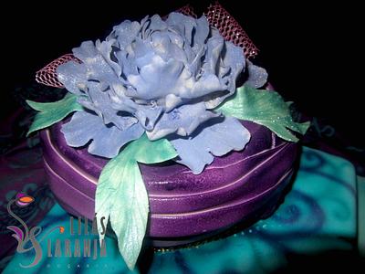 Purple Peony - Cake by Lilas e Laranja (by Teresa de Gruyter)