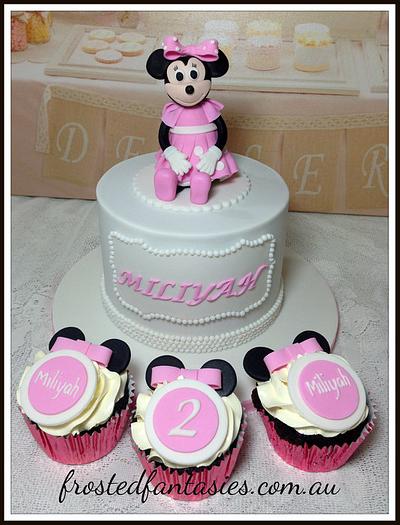 Minnie Mouse  - Cake by Rachel