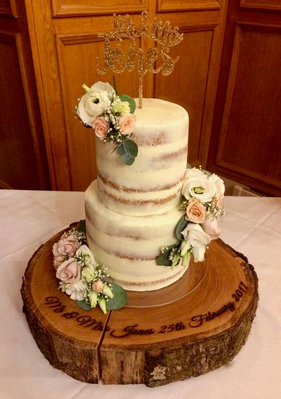 Rustic Buttercream Wedding Cake - Cake by TiersandTiaras