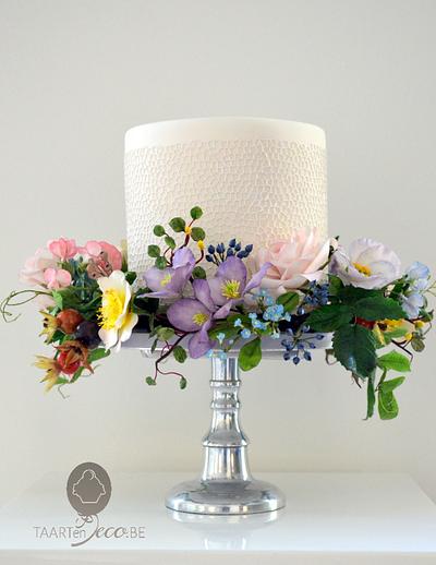 flower wreath - Cake by Taart en Deco