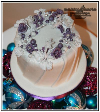 Purple and Silver Vintage wreath - Cake by Suzanne Readman - Cakin' Faerie