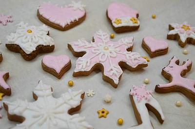 Pinky snowflakes  - Cake by Petya 