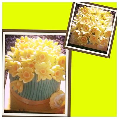 Daffodils  - Cake by Witty Cakes