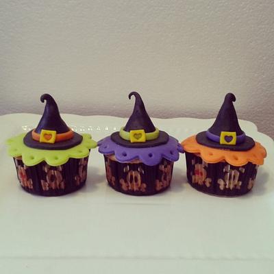 Witch Hat cupcakes - Cake by Adriana Vigas