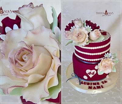 Roses & Stripes - Cake by Tortolandia