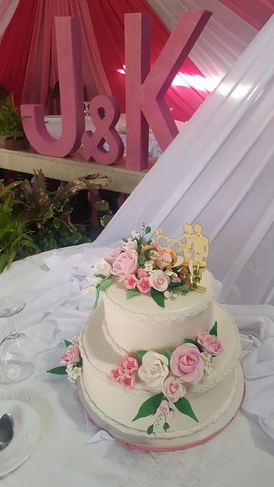 Roses and pinks - Cake by Karamelo Cakes & Pastries