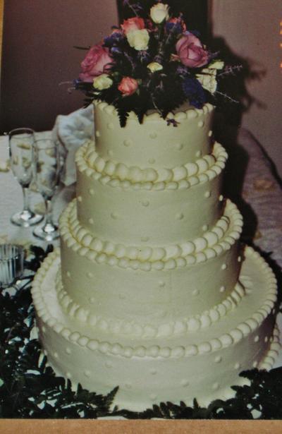 Buttercream dots wedding cake - Cake by Nancys Fancys Cakes & Catering (Nancy Goolsby)
