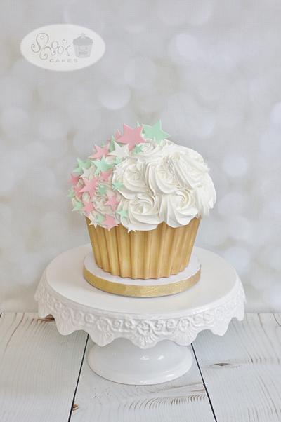 Twinkle Twinkle Little Star Smash Cake! - Cake by Leila Shook - Shook Up Cakes